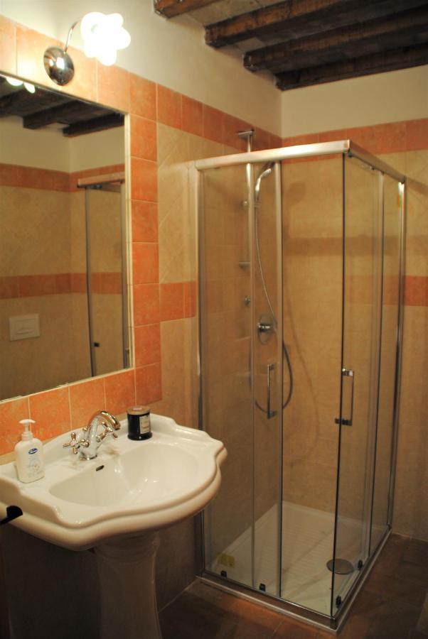 B&B Ponte La Pietra Gubbio Buitenkant foto