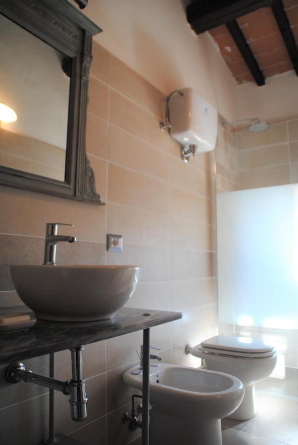 B&B Ponte La Pietra Gubbio Buitenkant foto